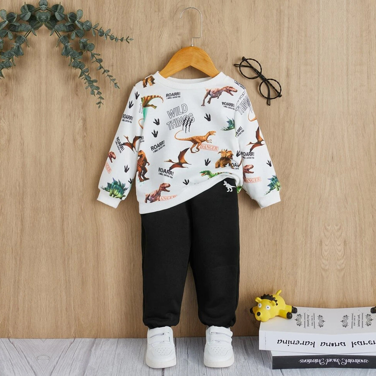 Venutaloza Baby Set Letter Graphic Print_Cami & Multi (Combo Pack Of 2) T-Shirt & Pants.